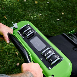 Газонокосилка аккум. GREENWORKS 82LM30S (82V, 76 см, самоходная, бесщеточная, без акк. и ЗУ),							